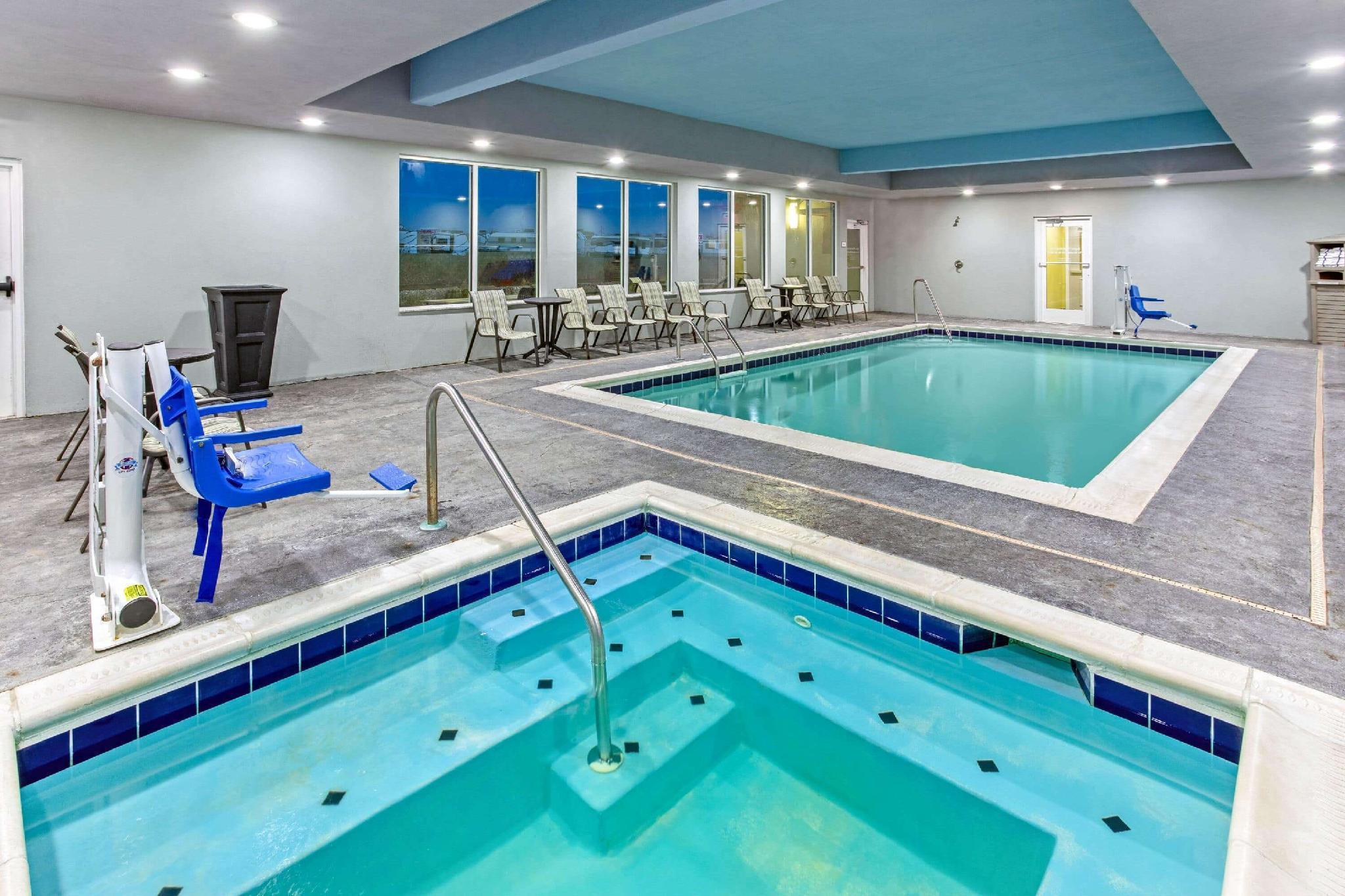 La Quinta By Wyndham Paducah Hotel Exterior photo
